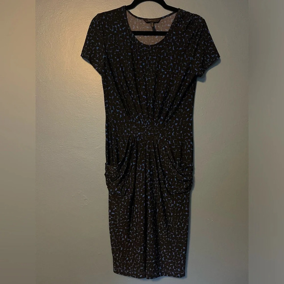 BCBG Maxazria Curve Flaunting Cicely short sleeve dress, blue black. Women’s M - Picture 3 of 5